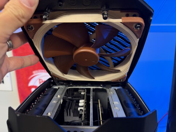 Corsair One Gaming PC i164 - Image 4