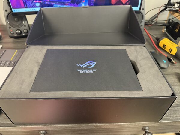 ASUS ROG Astral RTX 5080 graphics card - Image 2
